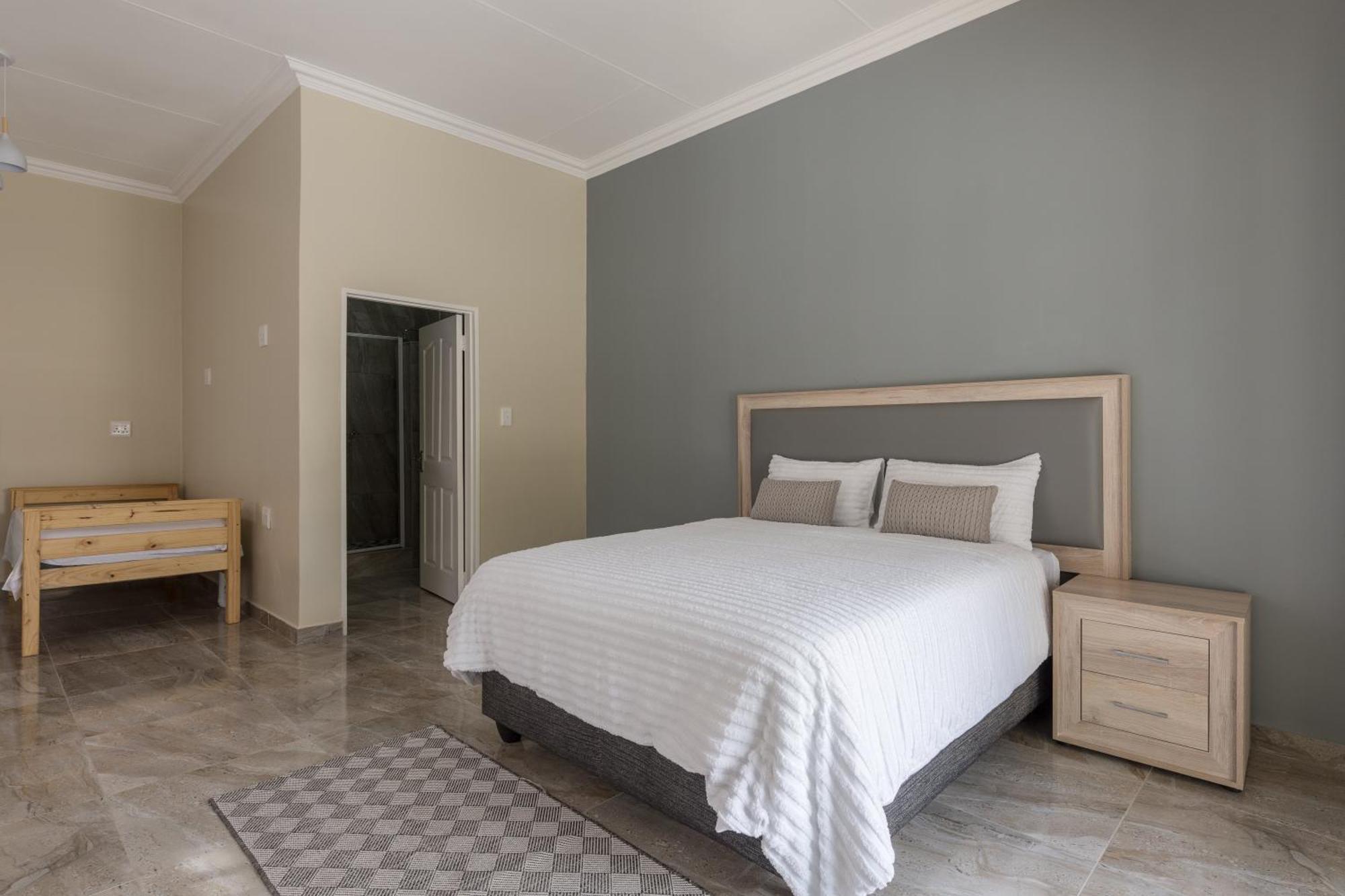 Evans Village - Apartments & Spa Johannesbourg Extérieur photo