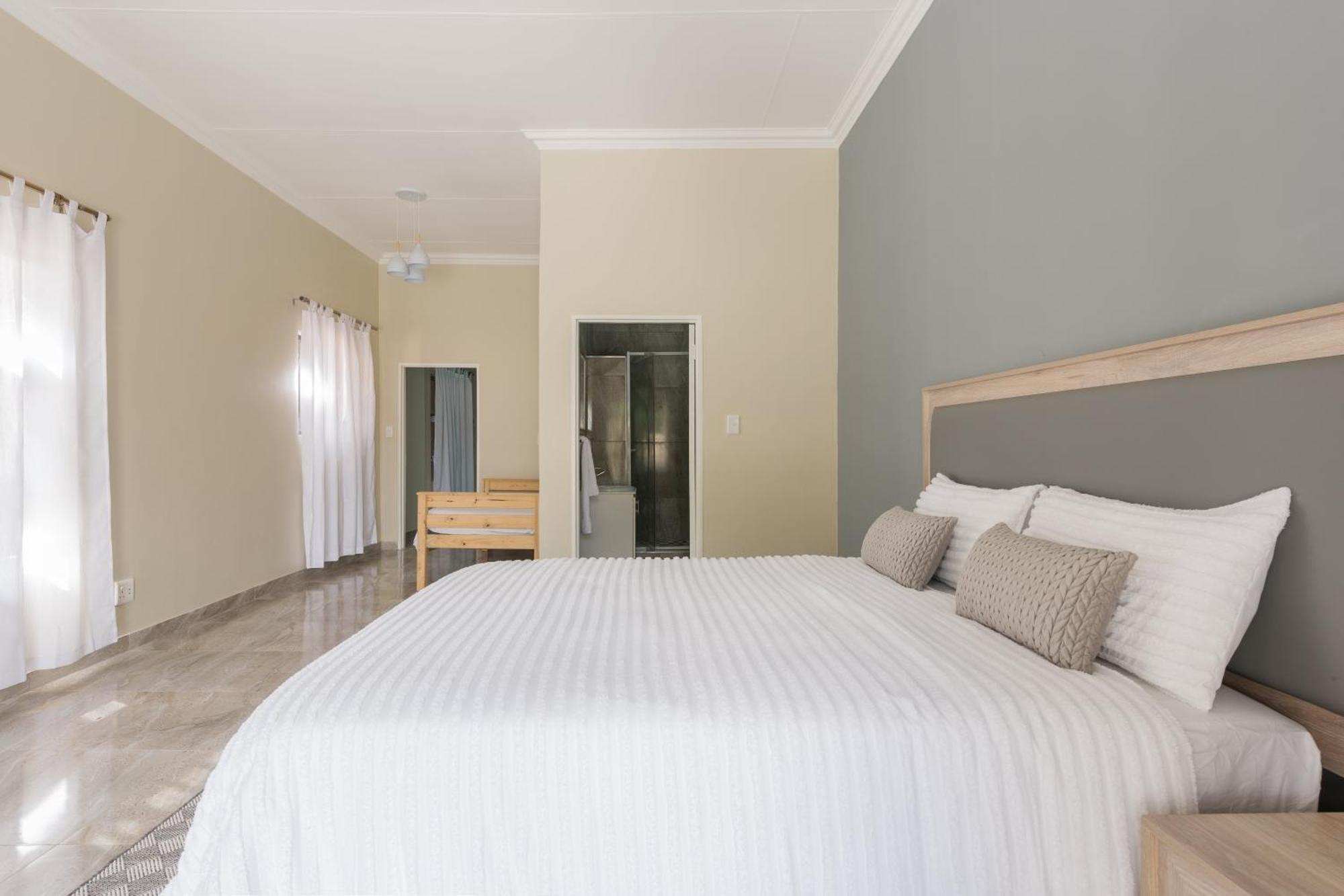 Evans Village - Apartments & Spa Johannesbourg Extérieur photo