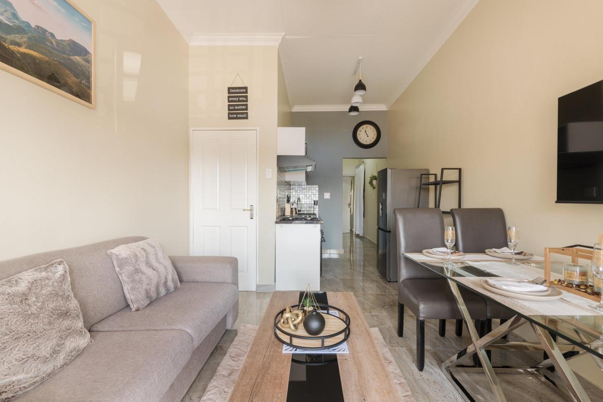 Evans Village - Apartments & Spa Johannesbourg Extérieur photo