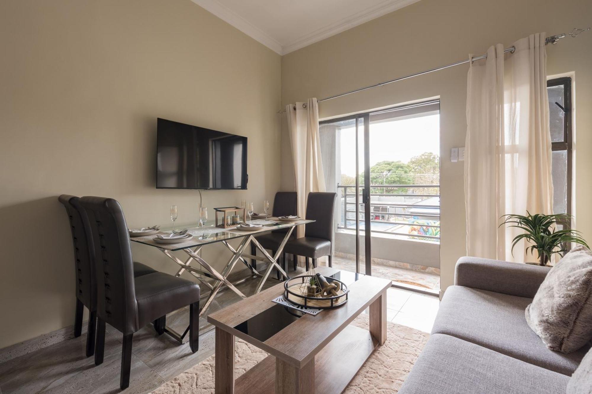 Evans Village - Apartments & Spa Johannesbourg Extérieur photo