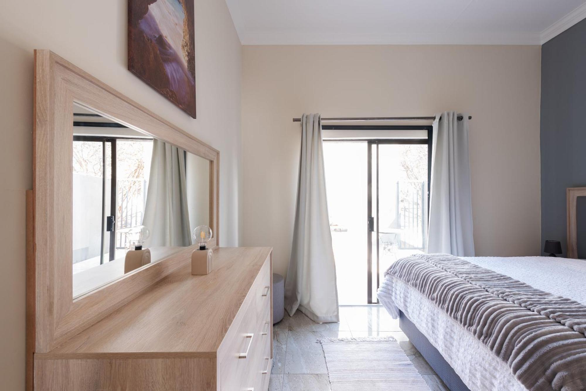 Evans Village - Apartments & Spa Johannesbourg Extérieur photo