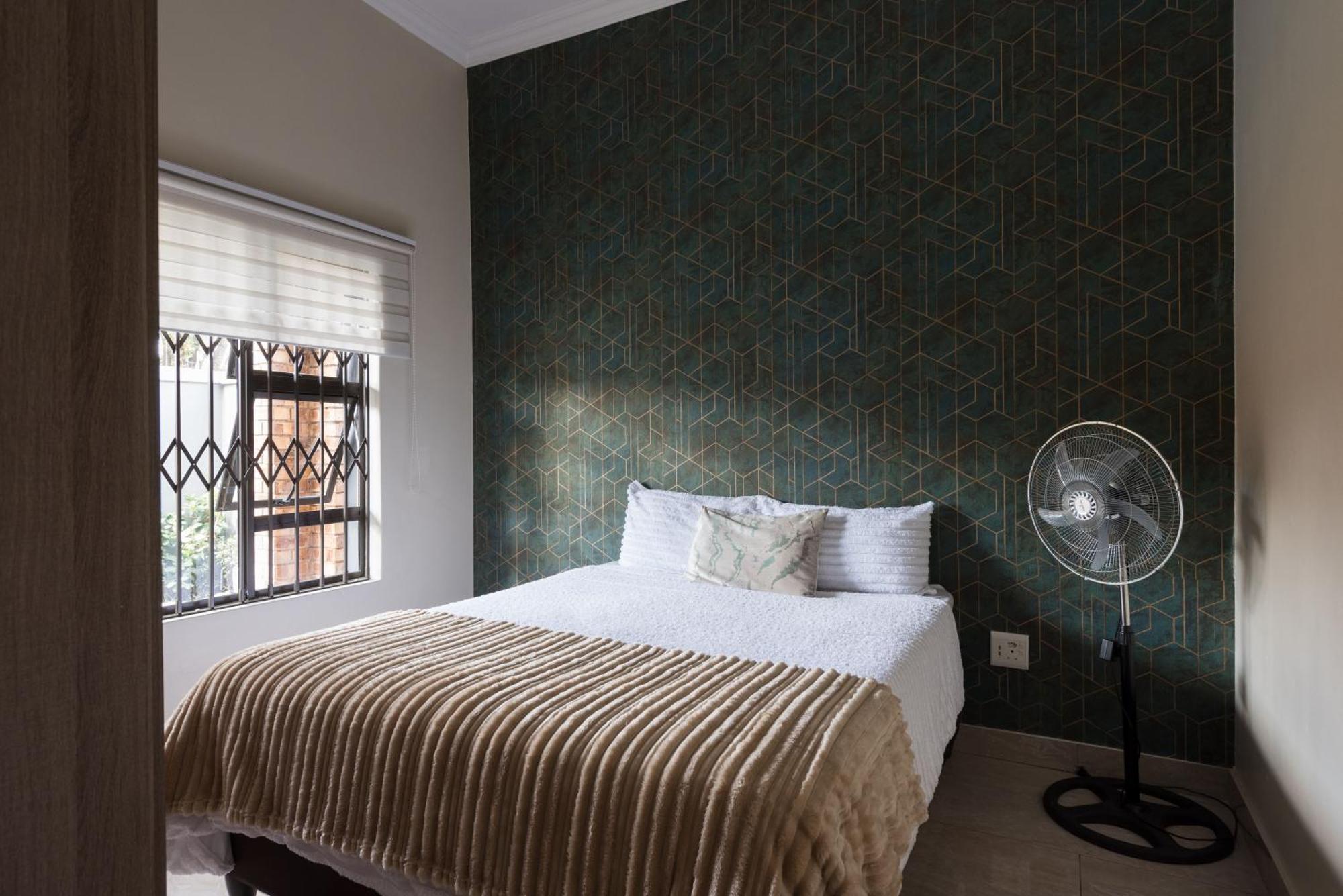 Evans Village - Apartments & Spa Johannesbourg Extérieur photo